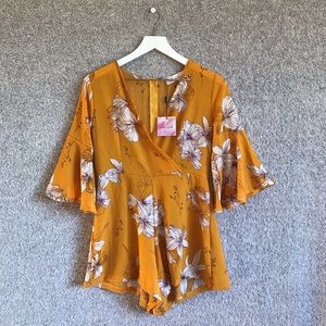 NWT Chic Wish Shorts Romper Size S